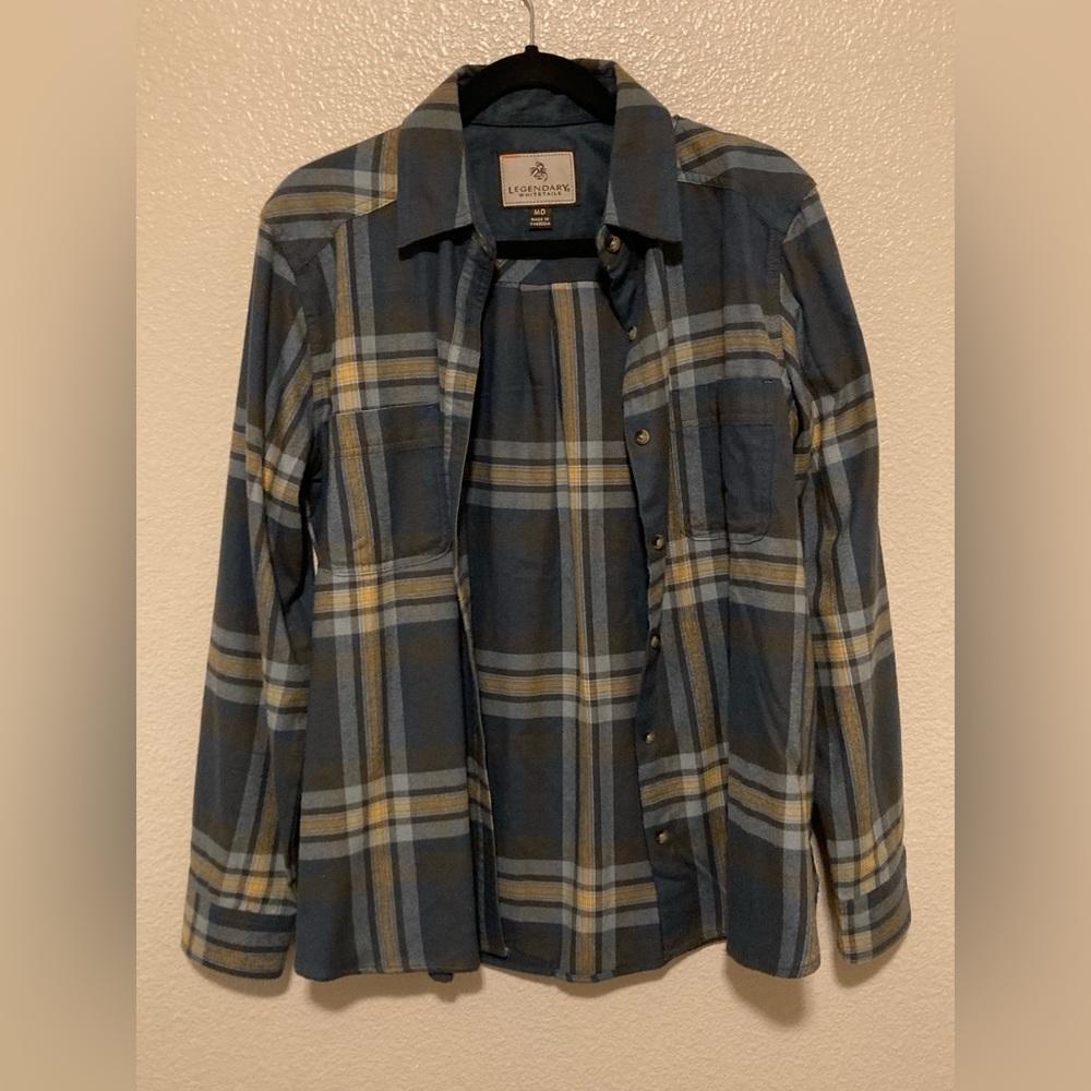 LEGENDARY WHITETAILS - 0013-- Flannel - Slimming - Button Up -Soft - Plaid
